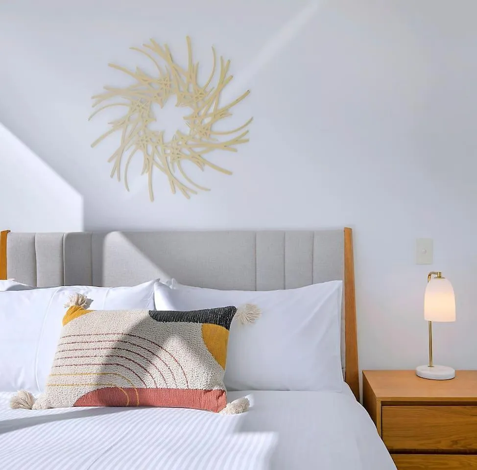 Top Of Spring Hill - Balcony Bliss And Poolside Escape Brisbane Lägenhet