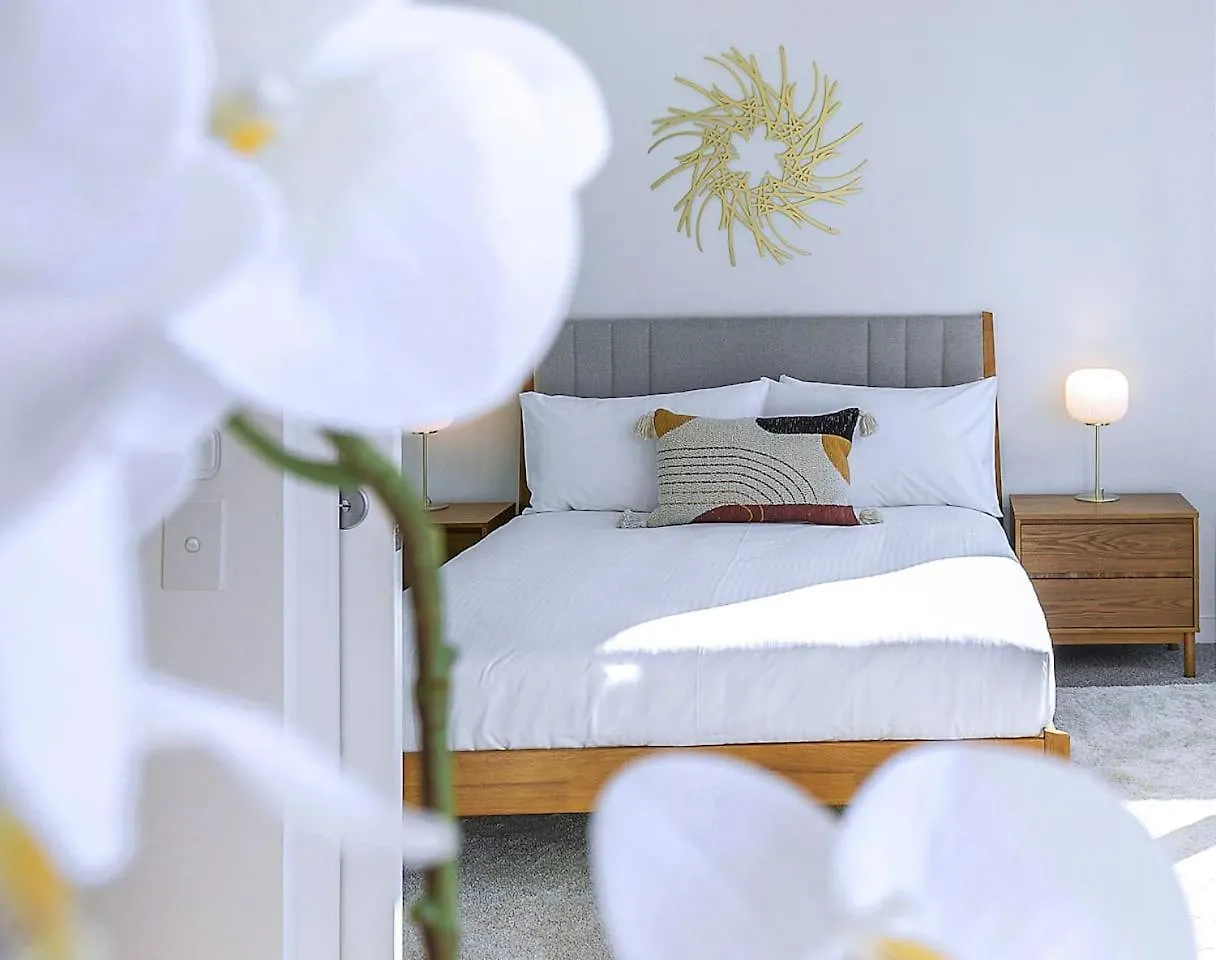 Top Of Spring Hill - Balcony Bliss And Poolside Escape Brisbane