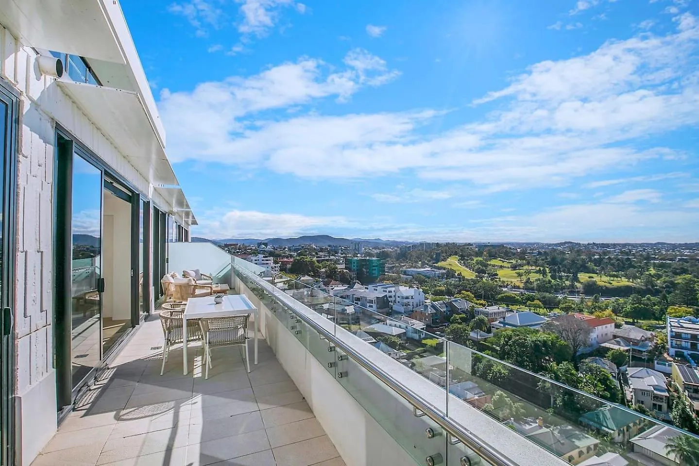Top Of Spring Hill - Balcony Bliss And Poolside Escape Brisbane 0*,  Australien